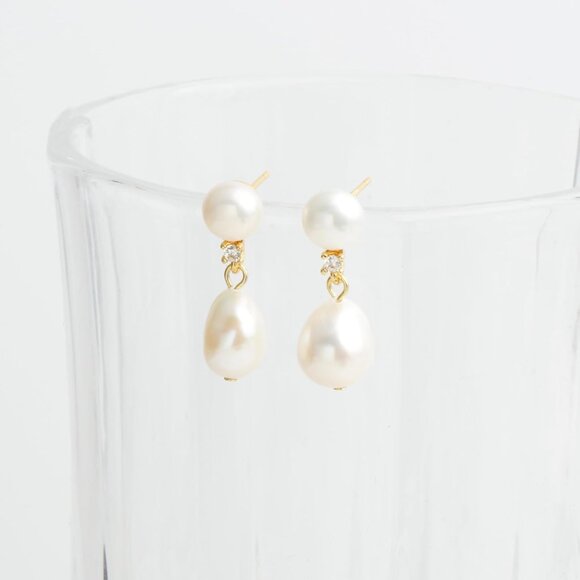 Women's Handmade Freshwater Cultured Baroque Pearl Dangling Drop White Earring - Picture 6 of 7